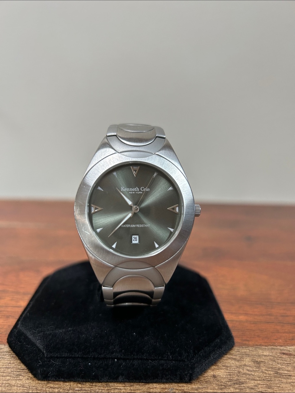 Kenneth Cole New York Men’s Stainless Steel Watch KC3215 Date 50M